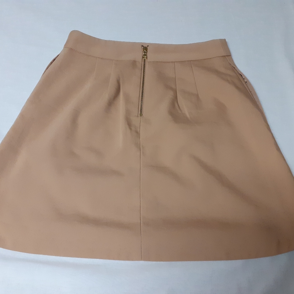 4/$60 Short Beige Skirt - Size 2 (XS) - Picture 3 of 10